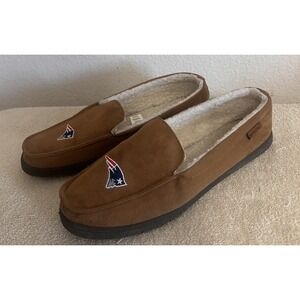 FOCO New England Patriots Men's Size Large Brown Moccasin Slipper-J1